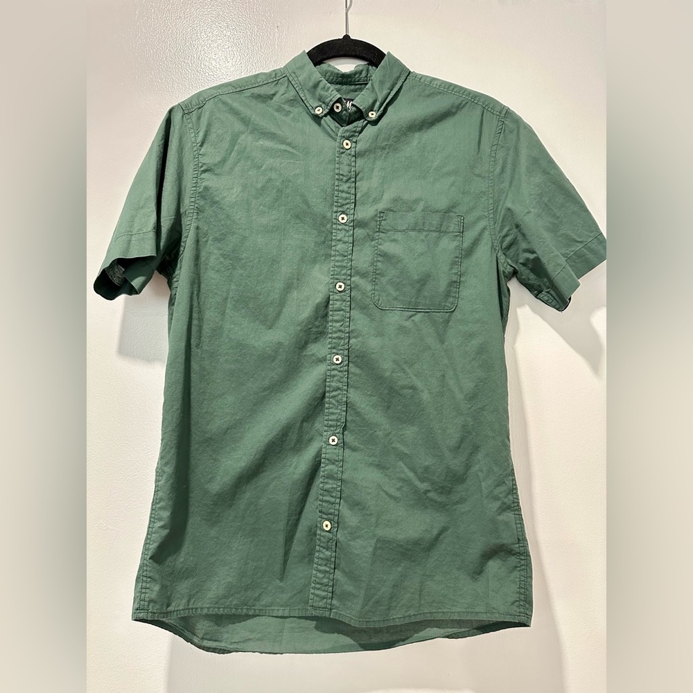 H&M Men's Olive Army Green Short Sleeve Regular Fit Button Down Size S EUC